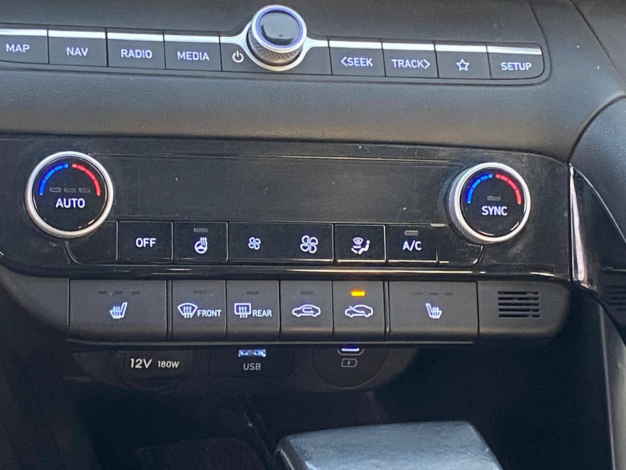 سلام عليكم ورحمه النتره موديل ٢٤ فول وارد كندي باسمي رقم منفيس سعر ١٣٥ بيه مجال ***********
