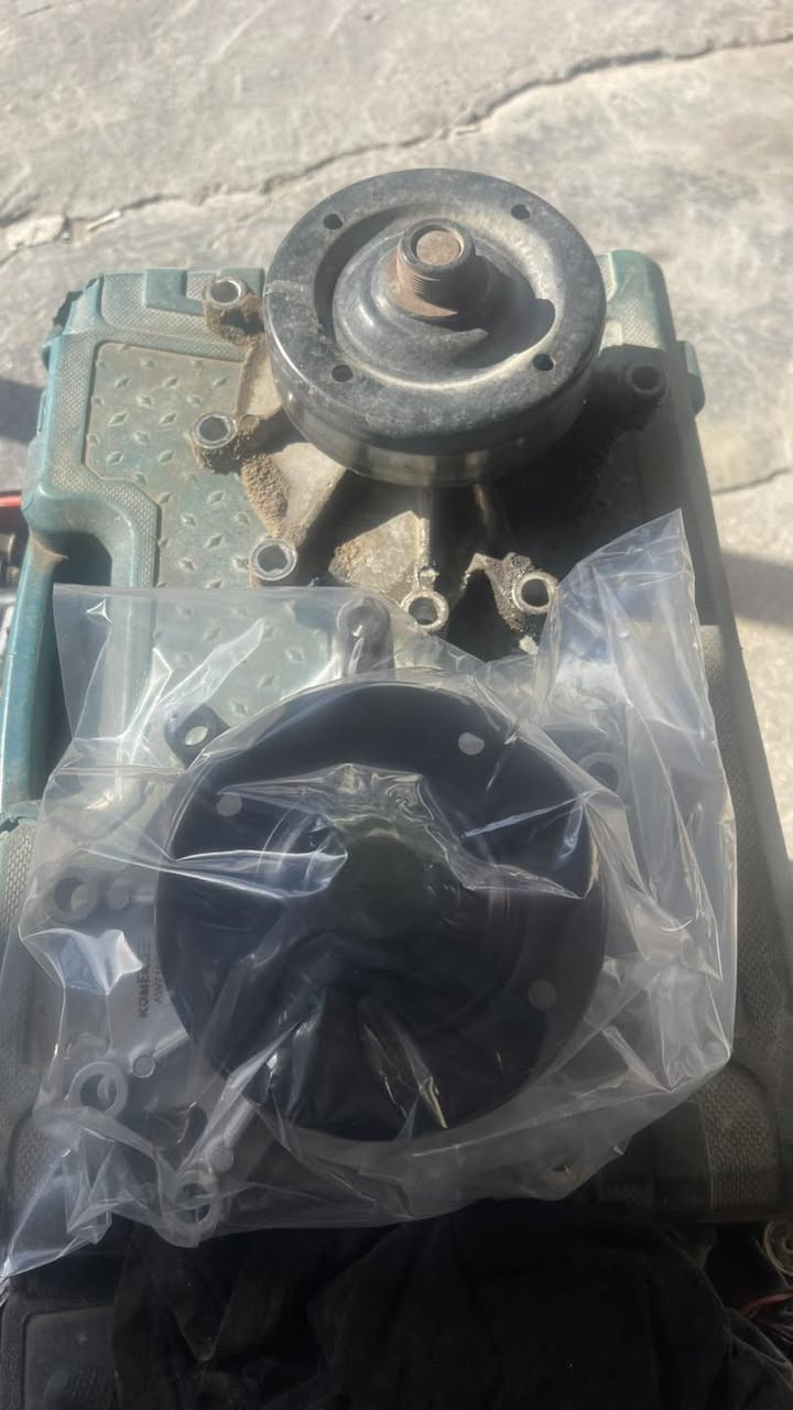 السلام عليكم 
تم تبديل
واتربم
جوزه بريك
جويتر
جيب لاريدو
مع تحيات حيدر جيب
***********
***********
