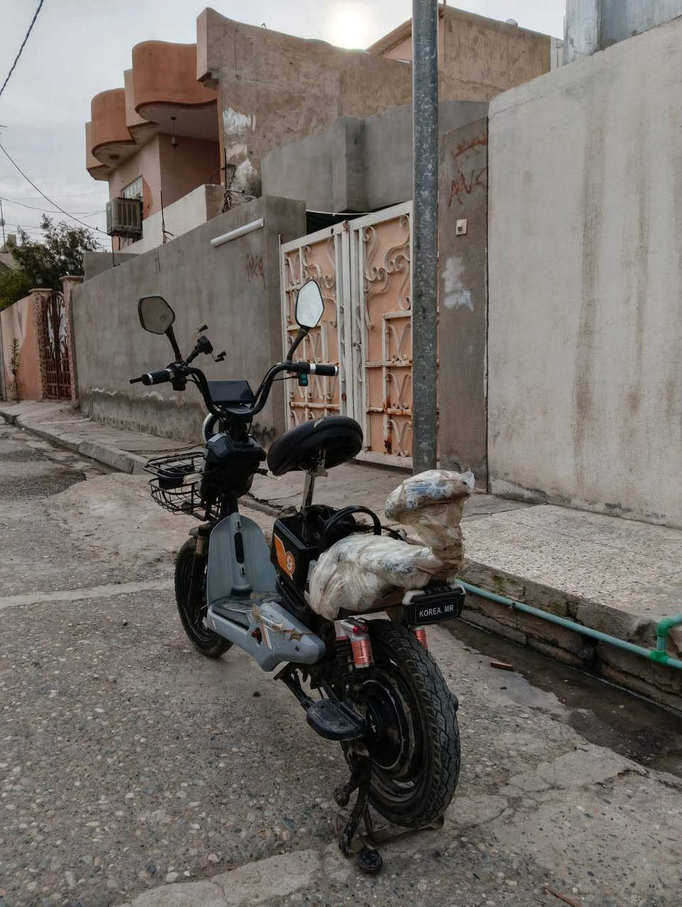 ***********
***********
