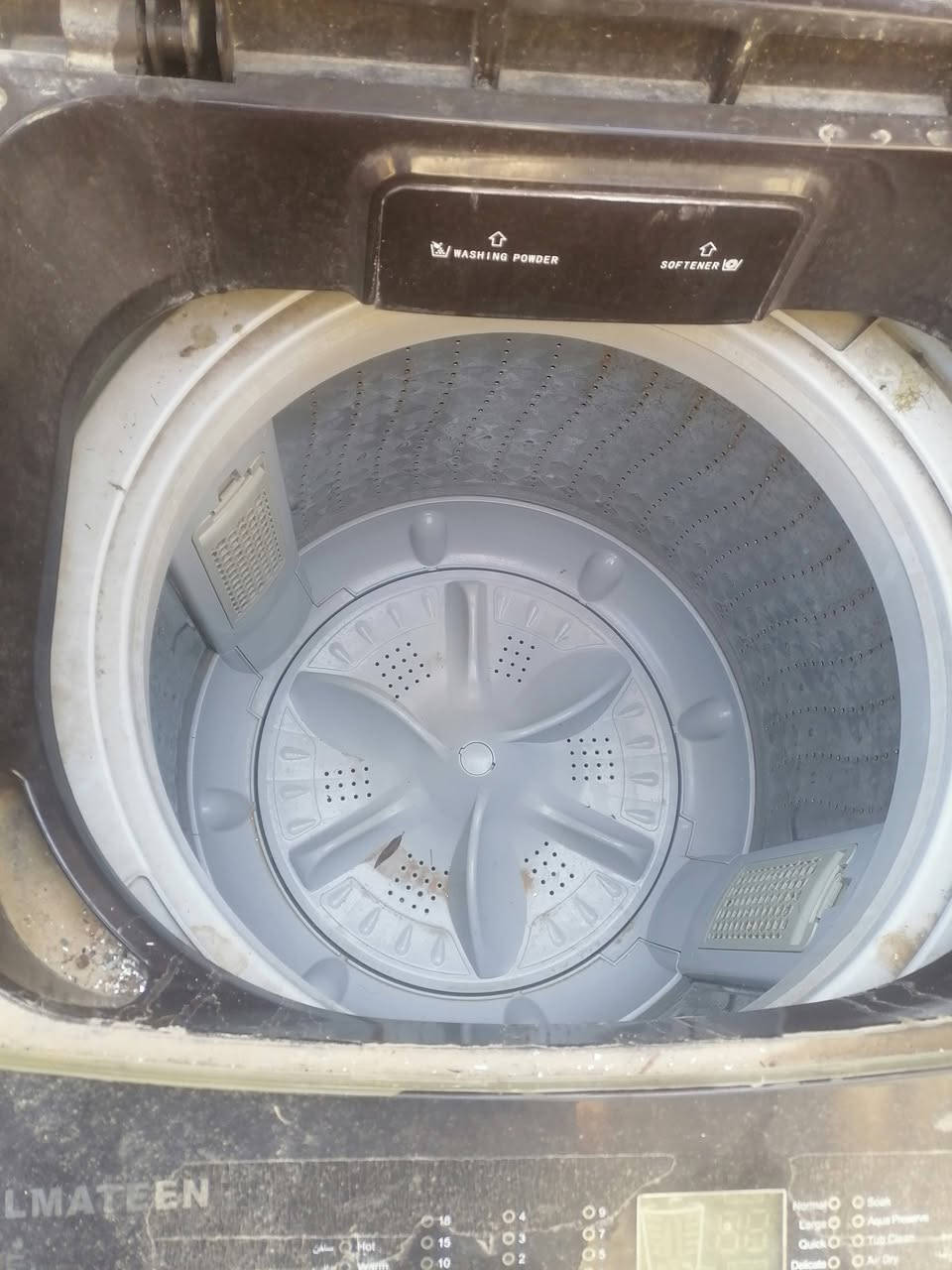 غسالة اوتوماتيك للبيع تشتغل بس بالتنشيف بيها خلل السعر 75 كربلاء الحسينيه ***********
