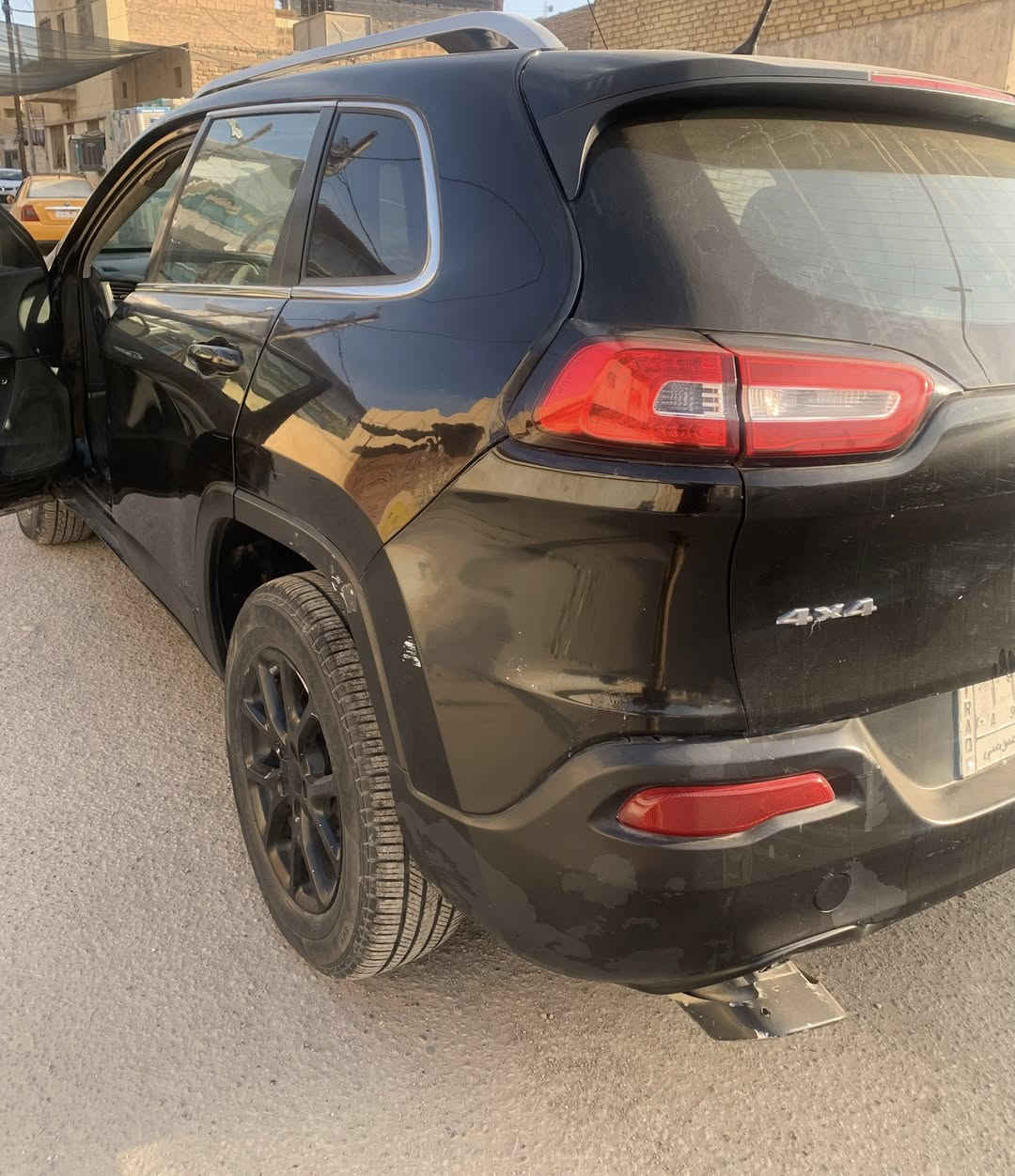 جيب
بزون 
مديل 2016
رقم بابل 
مكان سياره بابل 
صور الحادث مرفقة
للاستفسار: ***********
