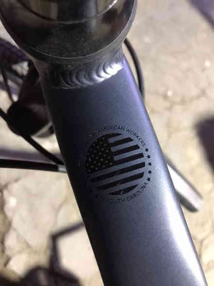 سلام عليكم
بايسكل للبيع 
البايسكل مستخدم يومين فقط 
جديد ومكتوب تاريخ البيع بالوصل 

هجين ترحال أمريكي ماركة يونيفيكا 
المنيوم
 بريكات دسك 
دبل امامي sr امريكي
سستم سرعات 3x7 ماركة مايكروشيفت
وايرات دفن 
فريم لارج

*********** - تواصل 
مطلوب بي 200الف وبي مجال قليل جدا
