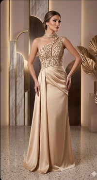 فستان سهرة • فخامة • ازياء