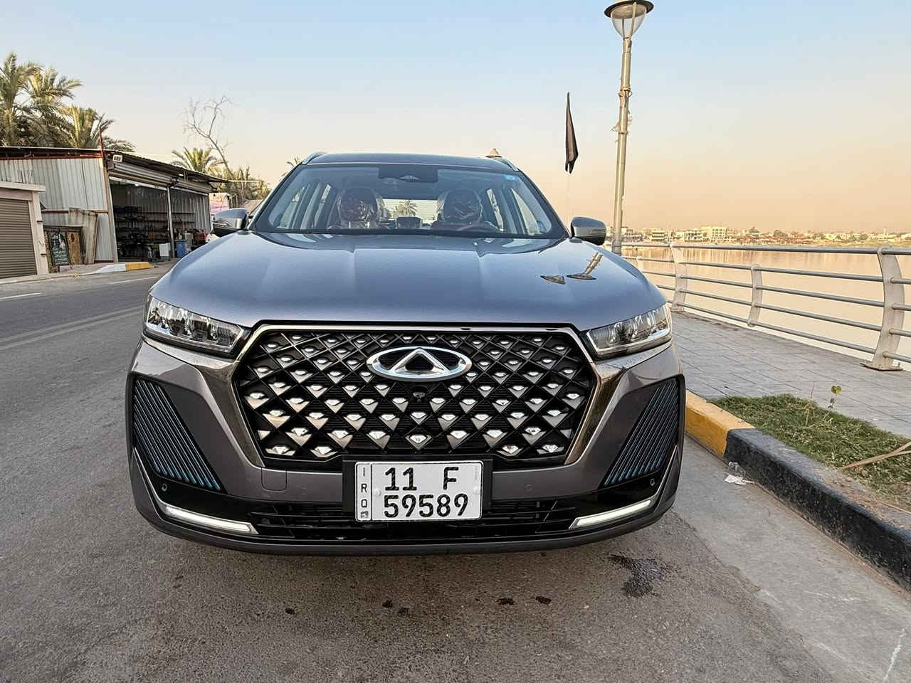 🚗 Chery Tiggo 7 Pro Max e+ 2024 
✅استلام 2026 
✅ محرك 1.5 تيربو + نظام هايبرد قابل للشحن (PHEV)
✅ القوة الكلية 279 حصان
✅ عزم دوران 365 نيوتن.متر
✅ گير أوتوماتيك DHT مخصص للهايبرد
✅ ممشى السياره فقط 688 كيلو قابل للزياده￼

✨ المواصفات الخارجية
• سقف بانوراما كهربائي كبير
• جنوط رياضية 19 إنج
• إضاءة LED أمامية وخلفية كاملة
• مرايا كهربائية مع طي كهربائي
• حساسات أمامية وخلفية
• كاميرات 540 درجة محيطية  ￼

🎯 المواصفات الداخلية
• شاشة منحنية مزدوجة 24.6 إنج
• عدادات رقمية كاملة
• Apple CarPlay و Android Auto
• شاحن لاسلكي 50 واط
• تشغيل بصمة ودخول ذكي
• مقاعد جلد فاخرة
• تحكم كهربائي بالمقاعد الأمامية
• إضاءة داخلية Ambient Light
• نظام أوامر صوتية ذكي  ￼

🛡️ أنظمة الأمان
• 8 وسائد هوائية
• مثبت سرعة ذكي Adaptive Cruise Control
• نظام المحافظة على المسار
• تحذير الخروج عن المسار
• مراقبة النقطة العمياء
• فرملة طوارئ أوتوماتيكية
• كاميرا 540 درجة
• 19 نظام ADAS للمساعدة على القيادة  ￼

🔥 الفئة الأعلى (Full Option)
✔️ هايبرد قابل للشحن Plug-In Hybrid

📞 للاستفسار:
***********

🚘 Tiggo 7 Pro Max e+
سيارة تجمع بين القوة، الاقتصاد بالوقود، التكنولوجيا الحديثة، والفخامة بمواصفات فول أوبشن.
