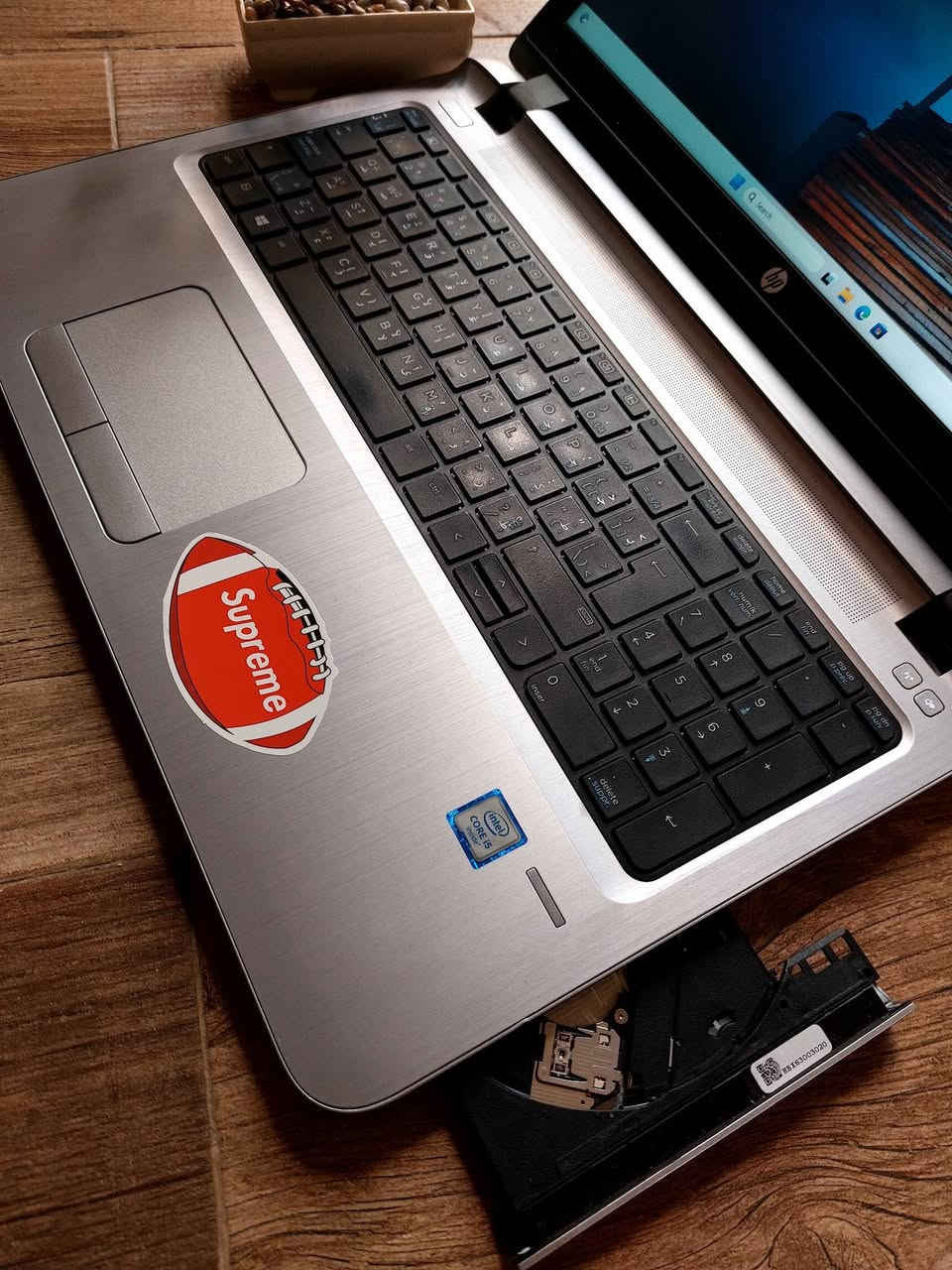 💯💯لابتوب Hp 450 probook حجم شاشة كبير 15.6 انج مناسب للدراسة والاعمال المكتبية
Hp probook 450 جيل سادس 
السعر ( 190 الف_عراقي ) 
 للتواصل *********** يوجد اسعار خاصة للمكاتب توصيل لجميع محافظات العراق 
العنوان بغداد شارع الصناعة مجمع الرياش مكتب اليسر 
……………………
✓ المعالج Core i5-6200U جيل سادس 
✓ ذاكرة الوصول العشوائي (الرام) 8GB 
✓ التخزين( الهارد) 256GB SSD 
✓كارت شاشة انتل داخلي  4GB 
✓ مقاس الشاشة 15.6 انج 
✓ كيبورد  عربي انكليزي  
✓مشغل أقراص 💿 
✓منفذ HDMI 
…………………………………
