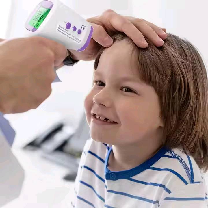 🌡 ميزان حرارة الجبهة بالأشعة تحت الحمراء AiQUE (HL-E31)
قياس سريع ودقيق بدون لمس خلال ثانية واحدة فقط.
المميزات: ✅ قياس فوري خلال 1 ثانية
✅ شاشة مضيئة تغيّر اللون حسب الحرارة (أخضر / برتقالي / أحمر)
✅ إنذار صوتي عند ارتفاع الحرارة
✅ يدعم °C و°F
✅ إيقاف تلقائي لتوفير الطاقة
المواصفات: • بدون تلامس – مسافة 3–5 سم
• نطاق القياس: 32°C – 42.9°C
• دقة عالية ±0.2°C
• شاشة بإضاءة خلفية
• يعمل ببطاريتين AAA
📍 الموقع: العراق – بغداد
📩 الحجز: مراسلة الصفحة
🚚 توصيل متوفر