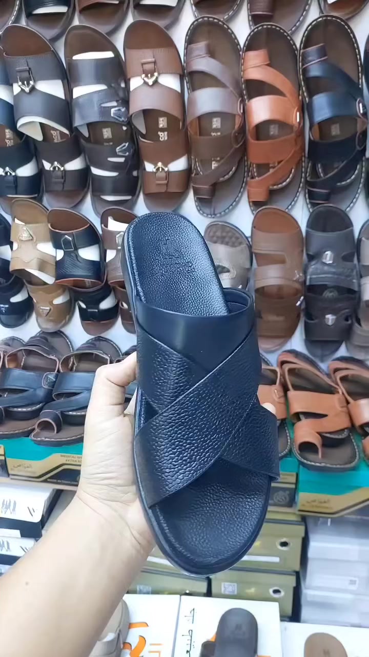 🔥 وصل حديثاً 🔥
👞 شحاطات رجالي جلد عراقي (الحداد) 🇮🇶
جودة عالية وصناعة متقنة تدوم وياك
✔️ جلد عراقي أصلي
✔️ مريح باللبس وخفيف بالحركة
✔️ مناسب للاستخدام اليومي والمشاوير
📏 القياسات: من 40 لحد 45
🎨 الألوان: أسود – عسلي – جوزي
📍 متوفر حصرياً في: محل كرار باجي
العنوان: الكوت / حي الزهراء قرب مركز الخلود
🚚 توصيل داخل الكوت فقط
سارع بالحجز قبل نفاذ الكمية 👌
وأهلاً وسهلاً بكم 🌹

 #الكوت #الكوت #جركزات #بناتي #اكسبلور_ضيفونا #لايك__explore___ #الشعبالصينيمالهحل #تسوق #أحذية_نسائية #مابيه_حيل_اخلي_هاشتاكات #ترانشوز_نسائي #سليبرات_نسائية #صعدوني


**إذا كنت صاحب هذا الإعلان وتريد حذفه لأي سبب، رجاءا أرسل رسالة إلى الدعم الفني**