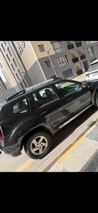 رينو موديل ٢٠١٨ نظيفه مابيها ضربه ولا مبدل شي تبريد شغال مكفوله  ماشيه...
