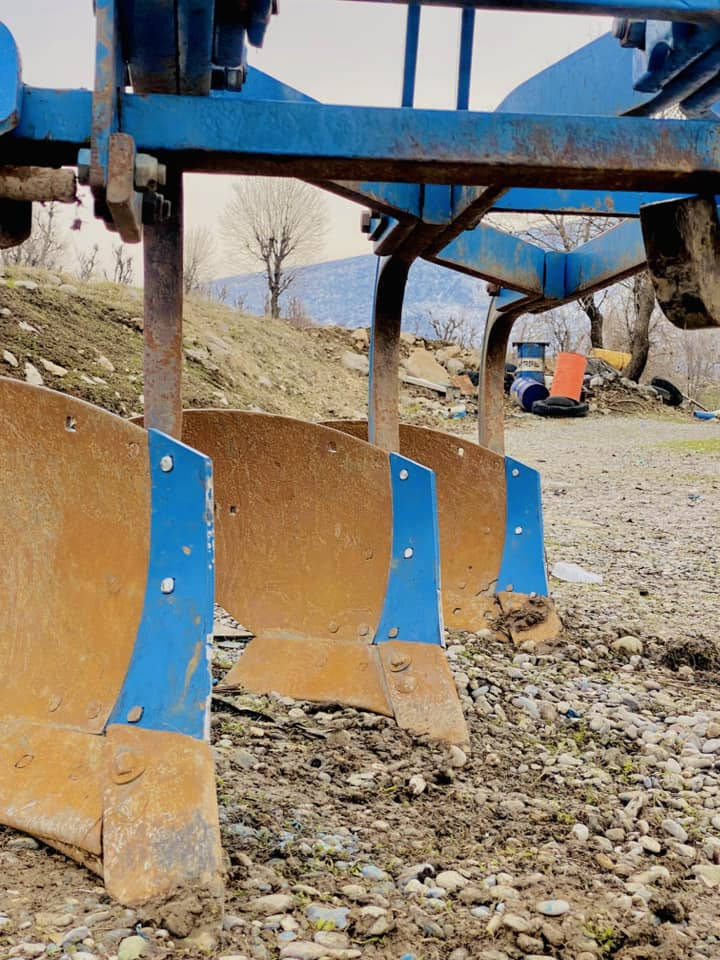 گاسنی١٤ فاو بۆ فرۆشتن
دمک و موسەکانی نوێن
0751 147 1878
0750 467 8720
