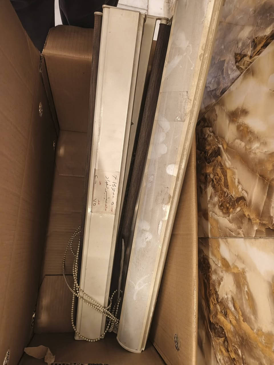 كراسي 2
مرايات 2
مجرات 2
تخم 1
سماعات
رفوف 2
براد ماء
جهاز بخار
مغسله
بردات 3
السعر مليون وبيه مجال
***********
البيع الكل ٠٠٠٠٠٠٠٠
