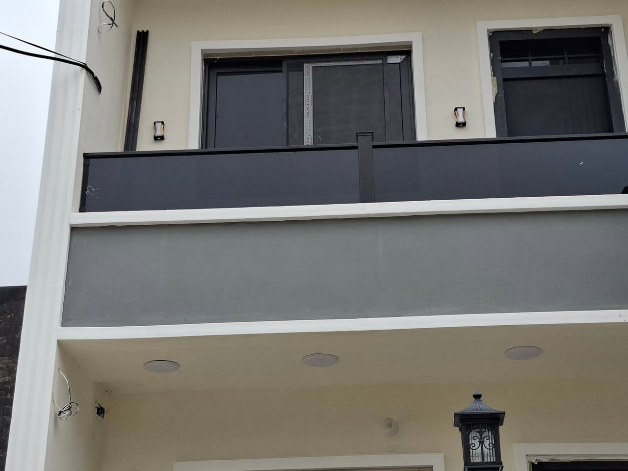 يسعد مسائكم متابعينا وزبائنا الكرام ⚘⚘⚘
نقدم لكم محجر زجاج مقسى سكيورتي مع المنيوم   
للاستفسار مراسله الصفحه 
او الاتصال ع رقم 
  ***********
