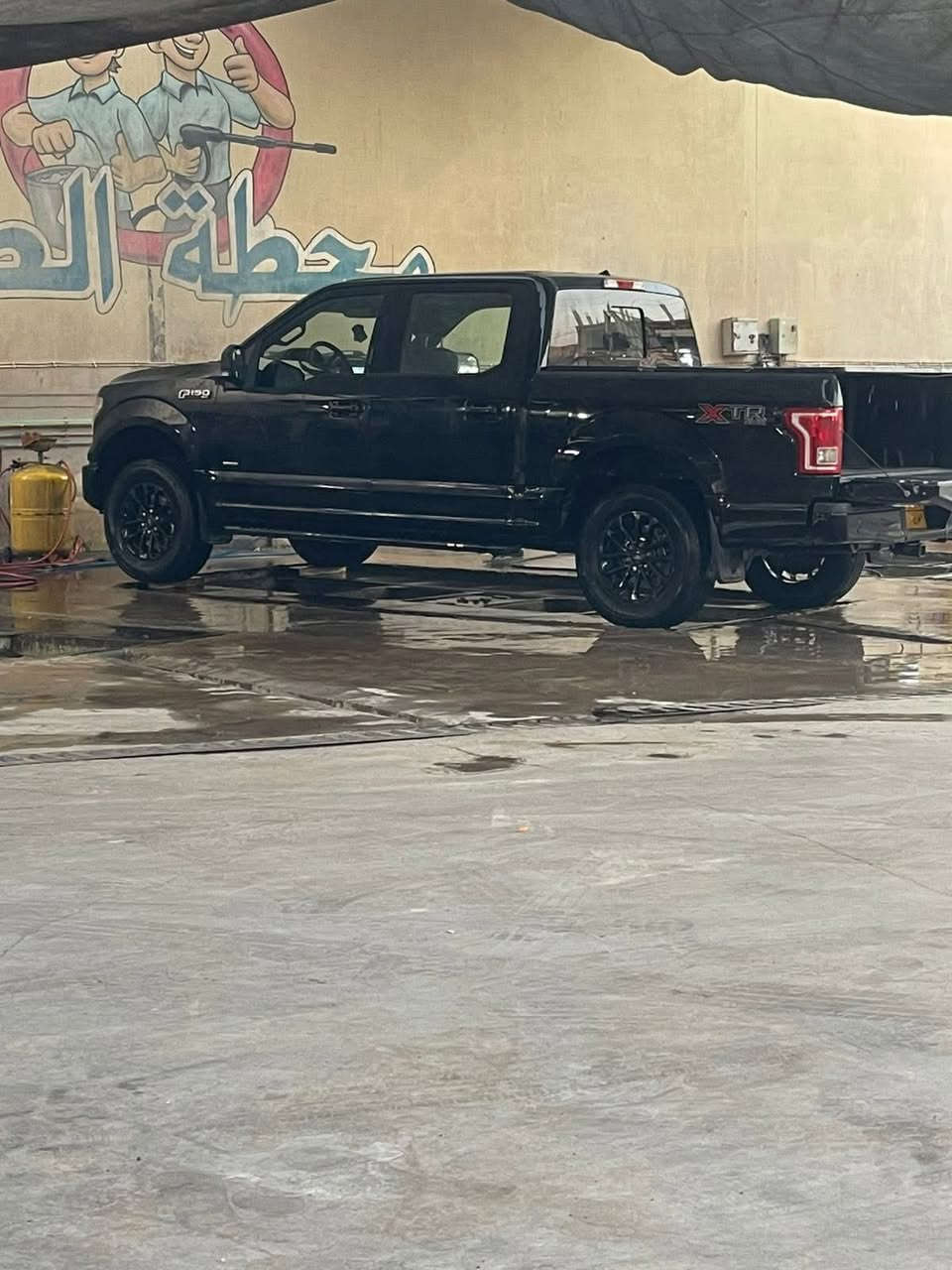 اسلام وعليكم 
فورد F150XTRللبيع لسيارة وكالة نابليون
موديل 2017XTR
لسيارة وارد امريكي بدون ضرر بيهة شخط واحد فقط 
لمرغوب باب طويل بدي قصير
فول مواصفات 
محرك لسيارة 3500توين تيربو 
كير 10نمر 
فور ويل 4X4
تشغيل عن بعد 
ستوب ستارت 
خساسات خلفية 
كامرة خلفية 
كشنات جلد اوف وايت تدفئة كشنات امامي 
قمارة رولز رايز 
لسيارة مبدل بيهة كير جديد ومكينة جديدة فقط 
استفسار اكثر اتصال *********** 
سعرهة 220وبيهة مجال 
رقم اربيل لجديد وسنوية جديدة هم
