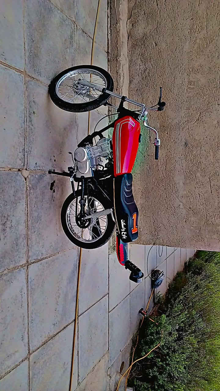 السلام عليكم دراجة نامة للبيع كلهة 25  تعمير مكاني ديوانية قضاء سومر السعر خاص مو شراي لا تراسل 
تواصل فيس ورقم فقط ***********
