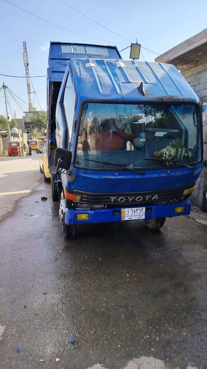 سلام عليكم تيوته قلاب مكينه جديده شاصي جديد سياره مكفوله كفاله عامه تخم تاير جديد موديل 93 رقم انبار بسمي شرط تحويل مكاني بغداد الأمين لاستفسار ع رقم ***********
