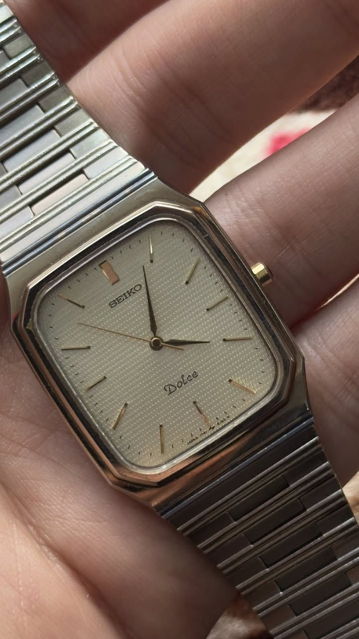 Seiko Dolce | سيكو دولجي 🔥
نظافة الساعة فوك ال٩٥٪؜
المينا نوادر زيرو 
السير يلبس ايد وسط وناعمة 
دكمة زفير 
المكينة الأصلية


**إذا كنت صاحب هذا الإعلان وتريد حذفه لأي سبب، رجاءا أرسل رسالة إلى الدعم الفني**