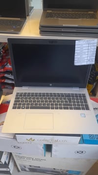 حاسبة hp للبيع جديده اي نقص مابيها المواصفات كدامك السعر ٣٠٠ وبيها مجا...