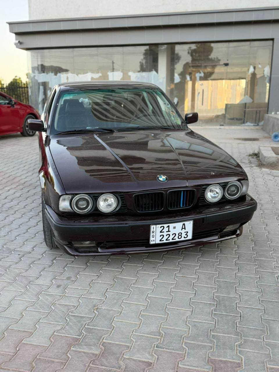 بي ام موديل 1990 سياره نظيفة بدون حادث صبغ عام جمالية دعاميه M ويل M كير و محرك بلشرط لا صرف ولا بخار صدر جديد سنويه لحد 2031 هزه جديده شرط التحويل السعر 53 
*********** كركوك, العراق
