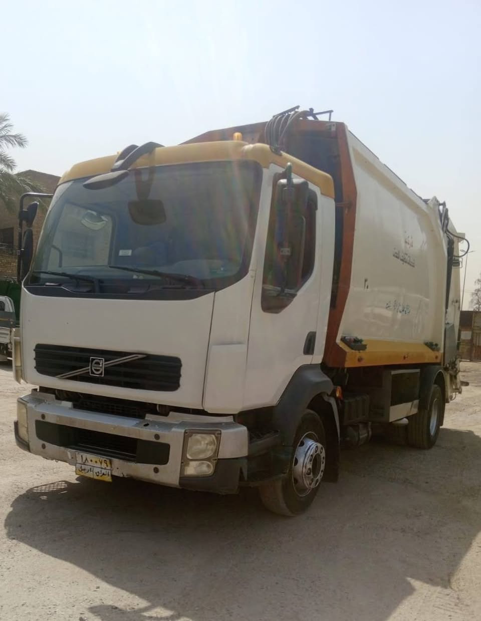 كابسة نفايات البيع فالفو ٢٠٠٩جديد معنة كلمة مكان بغداد الامين السعر ١١٥ وبية مجال ***********
