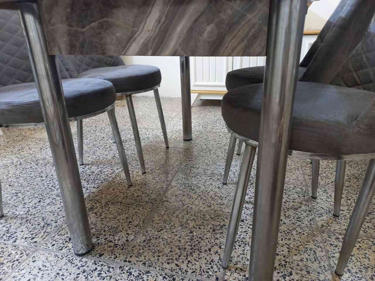 ميز طعام للبيع اخو الجديد استخدام قليل جدا اريده 70 وبي مجال


**إذا كنت صاحب هذا الإعلان وتريد حذفه لأي سبب، رجاءا أرسل رسالة إلى الدعم الفني**