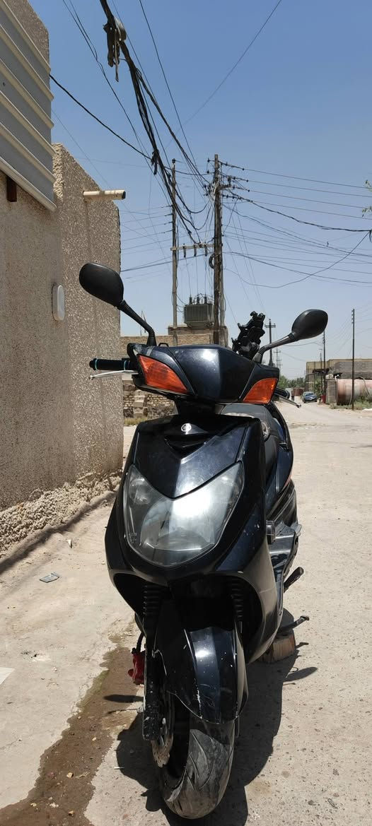 سكنس فحل موديل 2010 مفوله اي نقص مابيها بلادي كدامكم محرك برغي ما مفتوح بيها سعر 850 وبيها مجال ***********
