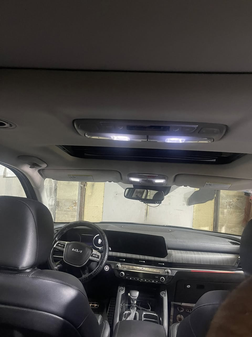 ياالله
السلام عليكم كيا تلورايد 2023 Sx وارد امريكي

Kia Telluride SX 2023 3.8L

المسافه المقطوعه :15 الف 

          حجم المكينه : 3800    V6

           حالة الايرباك :دركه ودشبول 
الضرر  جاملق جهت اليسار مبدل بلاد وبنيد مبدل بلادي مو تجاريات يعني بيه صبغ 3 قطع بالصور

   

#الموصفات 

1. شاشه 

2. كامرا

3.لايتات لد

4. بصمه 

5. كشنات جلد 

6. هندبريك بصمه 

7. رادار تحديد مسار

8. رادارات 360

9.تو ويل 

10. اوتو ستوب

11. حساسات خلفي امامي

12.اوتو هولد 

13. اشاير بالمري 

14.بكلايت لد

15. نظام ايكو + نظام تزحلق

16. فتحتين

17. هيترات بالكشنات حار بارد

18.كامرات 360

19.كامرا بالمرايه

20.بردات خلفيه

21.سبعه راكب

22.كشن السايق ميمري

23.كشنات خلفيه كهرباء

24.كشافات

25.سقف بانوراما 

26.ويل كب

 

فول مواصفات 1/1 جاهزه مرقم بغداد 
السياره احلى من الصور

السعر 270 وبيه مجال قليل 🚙

تفاصيل اكثر هذا رقمي ***********تحياتي 

مكان السياره  بغداد
