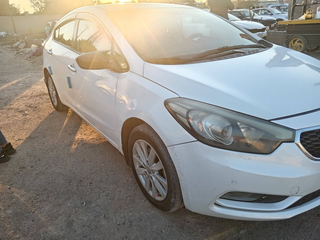 السلام عليكم سيراتو موديل 14 خليجي محرك 1600 بيها ثلاث قطع رش اثر تخريب رقم بغداد نكليزي بسمي مراوس بسوناته او النتره او بيع عنوان بغداد كفائات السيديه قرب قاعه بغداد المناسبات ***********
