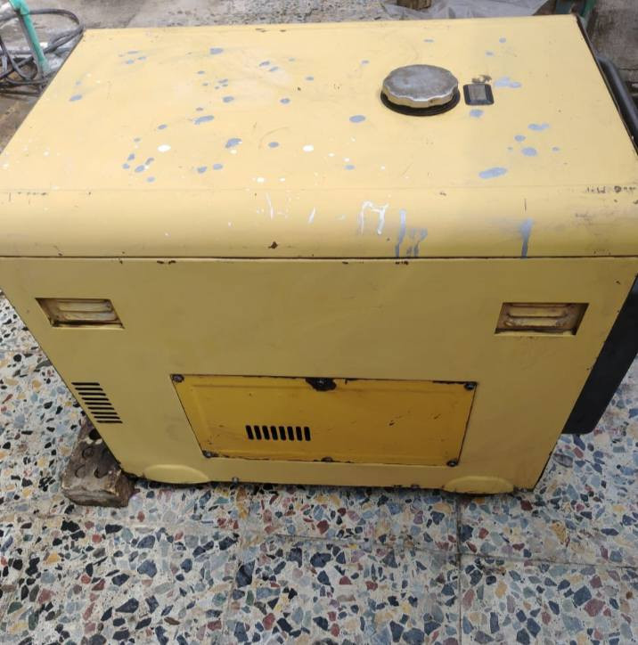 مولدة كاتم سلف 5 KV للبيع
بحالة ممتازة ,, ملفها نحاس بيها الباتري وكافة ملحقاتها
جاهزة للتشغيل بيها گاز ودهن 
تشغل حتى مكيف بالصيف 
مفيدة لأهل المحلات التجارية 
السعر 450 ألف
موجود رقم الواتس اب في الصور 
المكان الأمين نواب الضباط شارع الاسراء والمعراج


**إذا كنت صاحب هذا الإعلان وتريد حذفه لأي سبب، رجاءا أرسل رسالة إلى الدعم الفني**