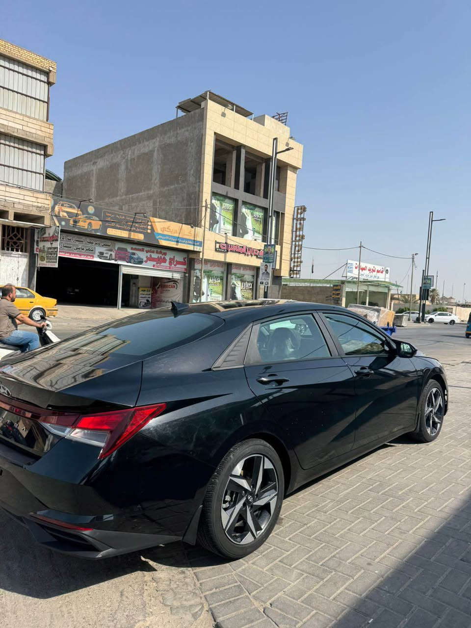 هونداي النترا 2023 حرة بدون رقم 
فول مواصفات 
1 شاشة دجتل
2 بصمة
3 رادار امامي وخلي 
4 رادرات جانبية
5 نقط عمياء 
6 قيادة ذاتية 
7 تحديد مسار
8 توقف ذاتي 
9 سايد بريك كهربائي 
10 مكينة 2000 دوش 
السيارة وارد امريكي حادث فقط جاملغ والسيارة جديد ومانقصها شي
مكان السيارة البصرة المعقل
السعر 145$
للأستفسار اكثر 

*********** البصرة, العراق
