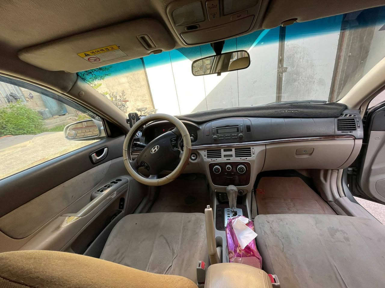 السلام عليكم
 سوناتا ٢٠٠٨
 رقم بغداد انكليزي
 سنويه ل٢٩ 
تحويل مباشر
 محرك سته سلندر جديد
كير جديد
تبريد تدفئه فول
 صدر جديد
 تخم تاير تخم وياله
 السياره مصبوغه حزام
 حادثها جاملق خلفي الصفحه اليمنه
السعر 100$ وبيها مجال 
للأستفسار ***********/***********
