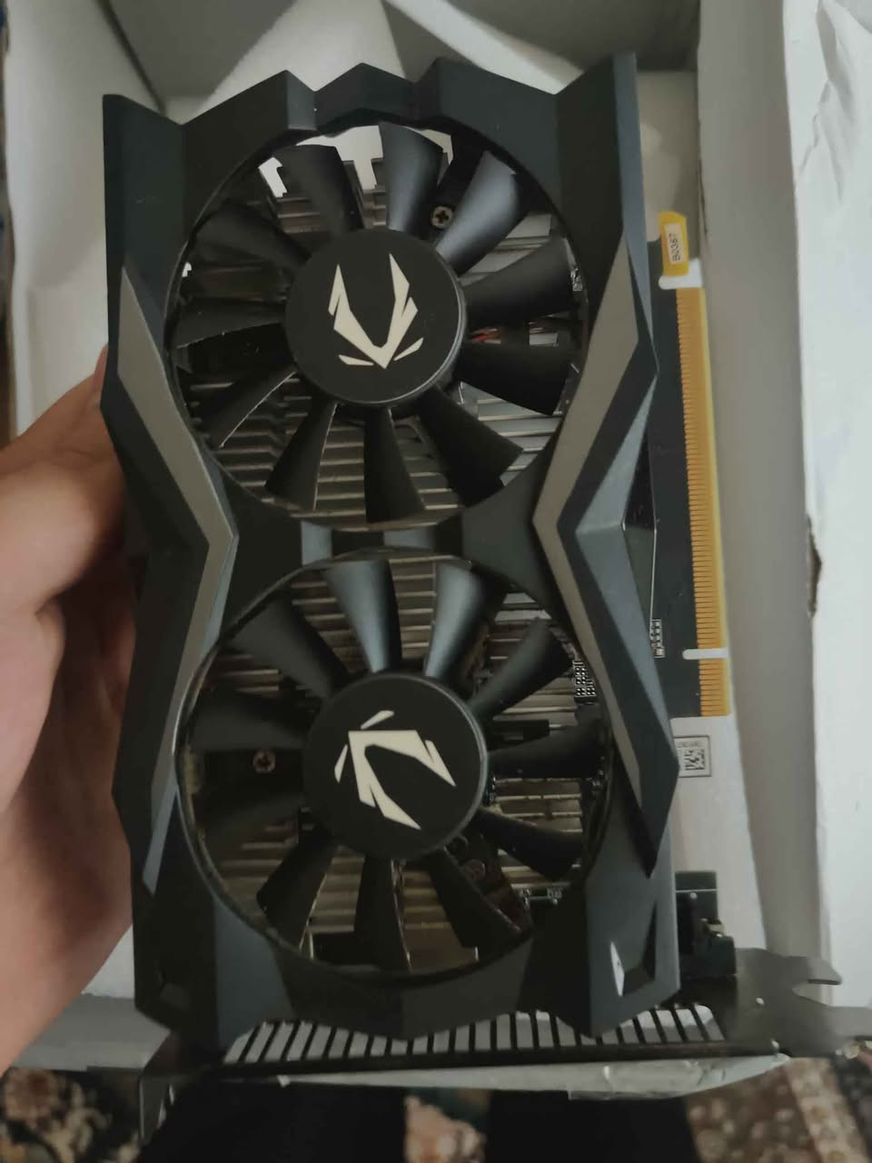 GTX 1650 ZOTAC GDDR6 2FAN 

السلام عليكم ئەو کارت شاشەیە بەردەستە بێ کێشەیە پێویستی بە کارەبای خاریجی نییە 
نرخی تەنها ١٠٠ هەزار وە گەیاندن بەردەستە

السلام عليكم هذا كارت الشاشة متوفر ما بيه أي مشكلة وما يحتاج كهرباء خارجية
السعر بس ١٠٠ ألف والتوصيل متوفر رانية, السليمانية


**إذا كنت صاحب هذا الإعلان وتريد حذفه لأي سبب، رجاءا أرسل رسالة إلى الدعم الفني**
