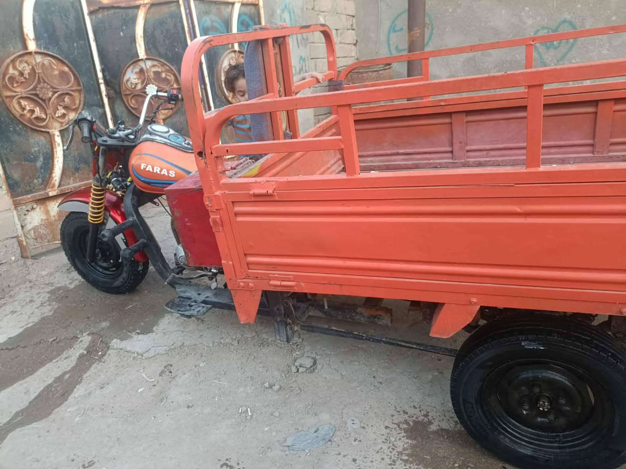 السلام عليكم ستوته دايوان للبيع  رقم ابيض  حلوه ونضيفه مثل ما واضحه بل صور … مكان قرنه نهر الباشه.  رقم صاحب الستوته ***********
