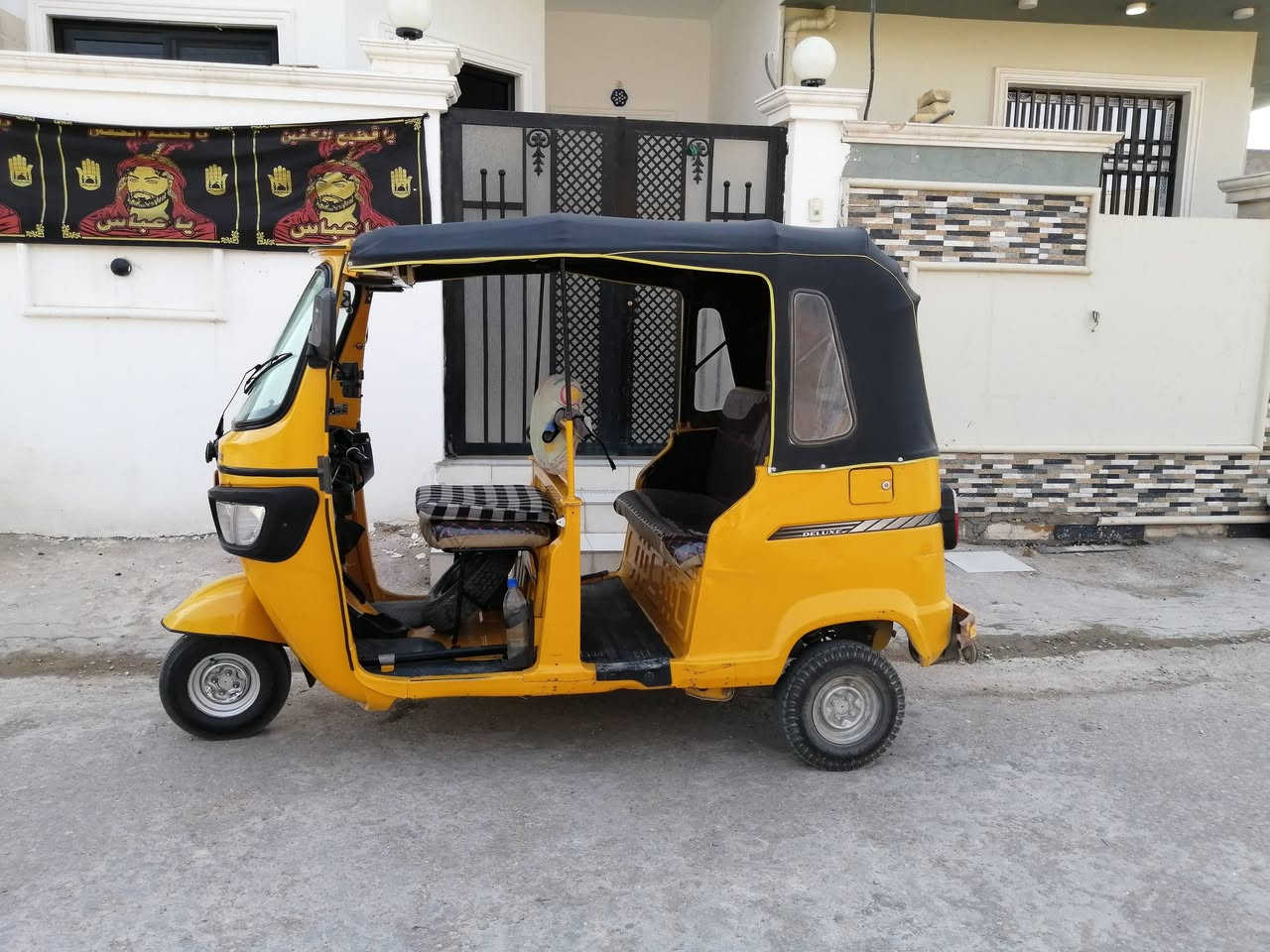 عشرين للبيع تكتك حلوه ونضيفه المكان بابل الحمزه الغربي سعر 5مليون قفل ***********
