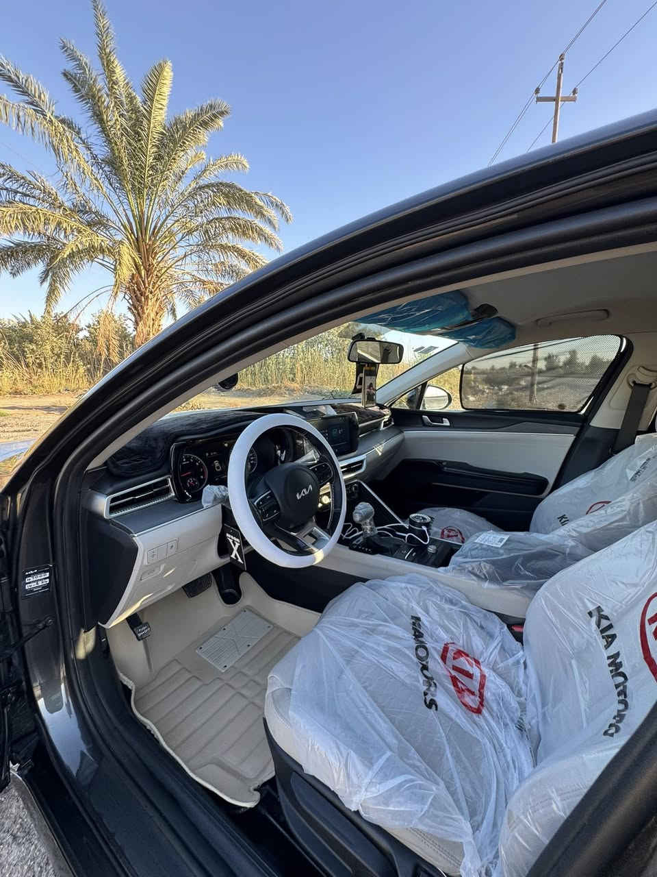 السلام عليكم سيارة كي فايف موديل 2023 خليجي مكينة2000دوش بيهة بس بنيد مبدل مااشية 100 رقم ذي قار معوقين باقي سنتين وتصير حرة شرط الوكالة العامة والمداور سيارة نضيفة بل كارتون السعر 185وبيهة مجال حساس امامي خلفي تحكم ستيرن ماانع نزلاغ شاشة كبيرة تبريد قطعتين 4انظمة قيادة وبعد بيهة موصفات مكااني الناصرية قضاء الغراف ***********
