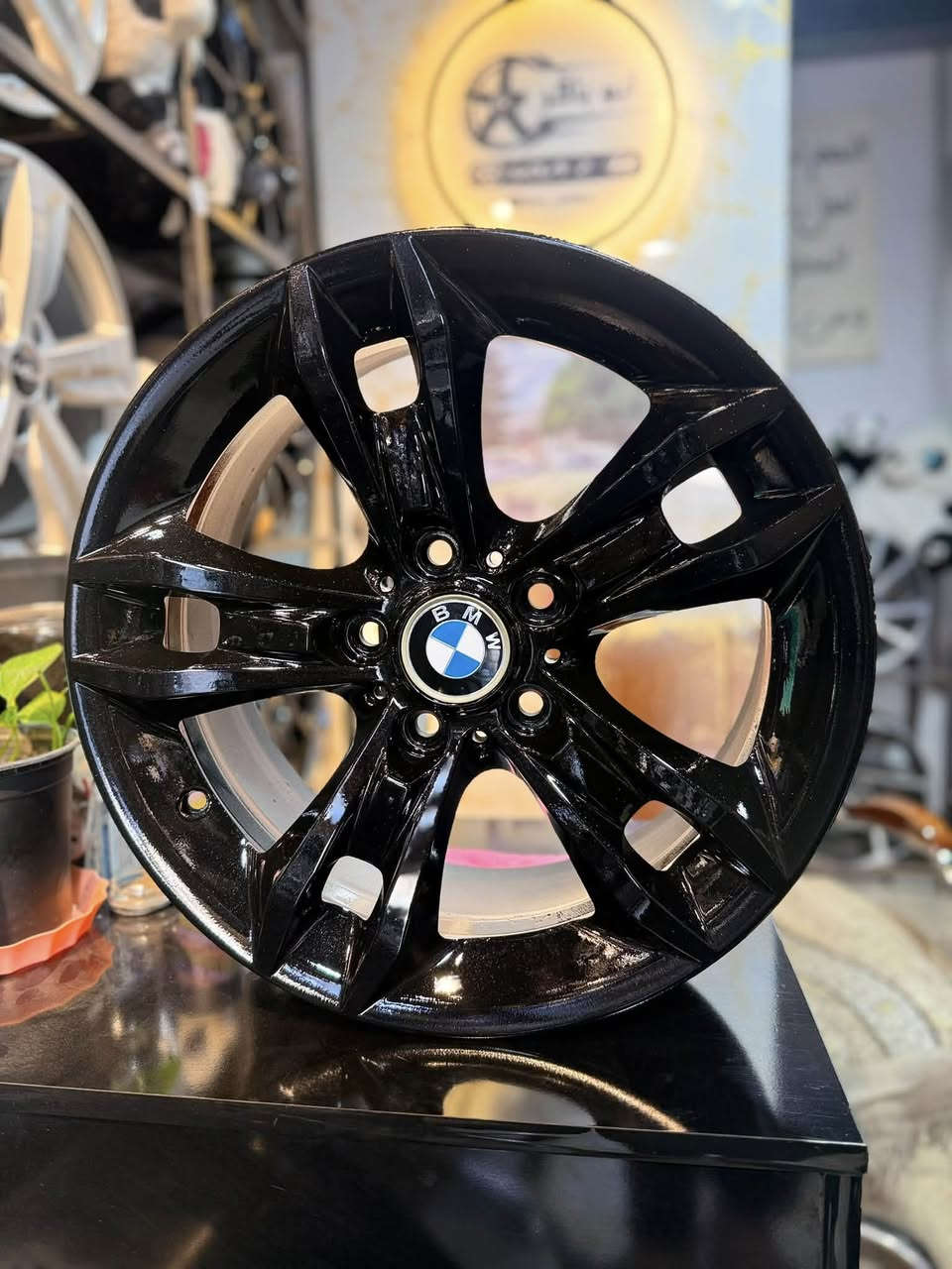 ويل كب 17 BMWون سايز - مال حاوية ونظافة توب
القياس: 17

 الضمان: مكفول كفل عام من العواج والتصليح (يعني شد وأنت مغمض) 💯.

 البيع: بيع أو مراوس.

 السعر: 400 ألف.

📍 المكان: بغداد - حي العامل - شارع 7 نيسان.

🚚 التوصيل: موجود توصيل وين ما تكون. بالعراق 

📞 للتواصل والاستفسار (واتساب): ***********
