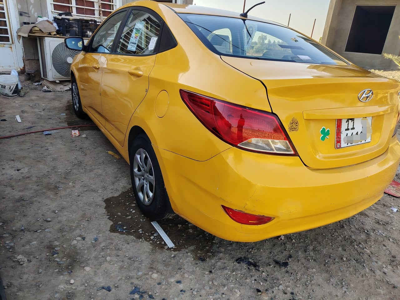 يالله ...اكسنت خليجي 2015الشركه العامه محرك 1600 دوش قطرتين ماشيه 2035رقم بغداد الدولي مكفوله ماعده طخه بالجاملغ الخلفي مكينه وكير وتبريد وتخم تاير كله جديد السياره كفاله من التبديل السياره جديده بمعني الكلمه برغي ما ناقصة 
السعر 88 وبيه مجال بسيط حك الجيه 
مكاني ديوانيه طريق الدغاره بزبيد 
***********
