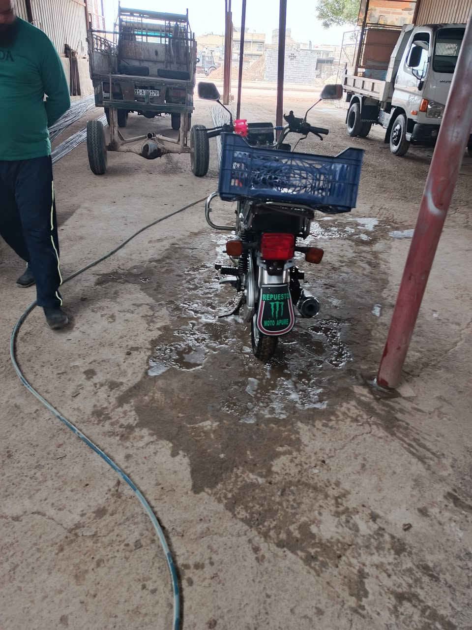 السلام عليكم
دراجة سيفون موديل 2023 اوراق كاملة سعرها 650 
مكاني بغداد حسينية الراشدية ***********
