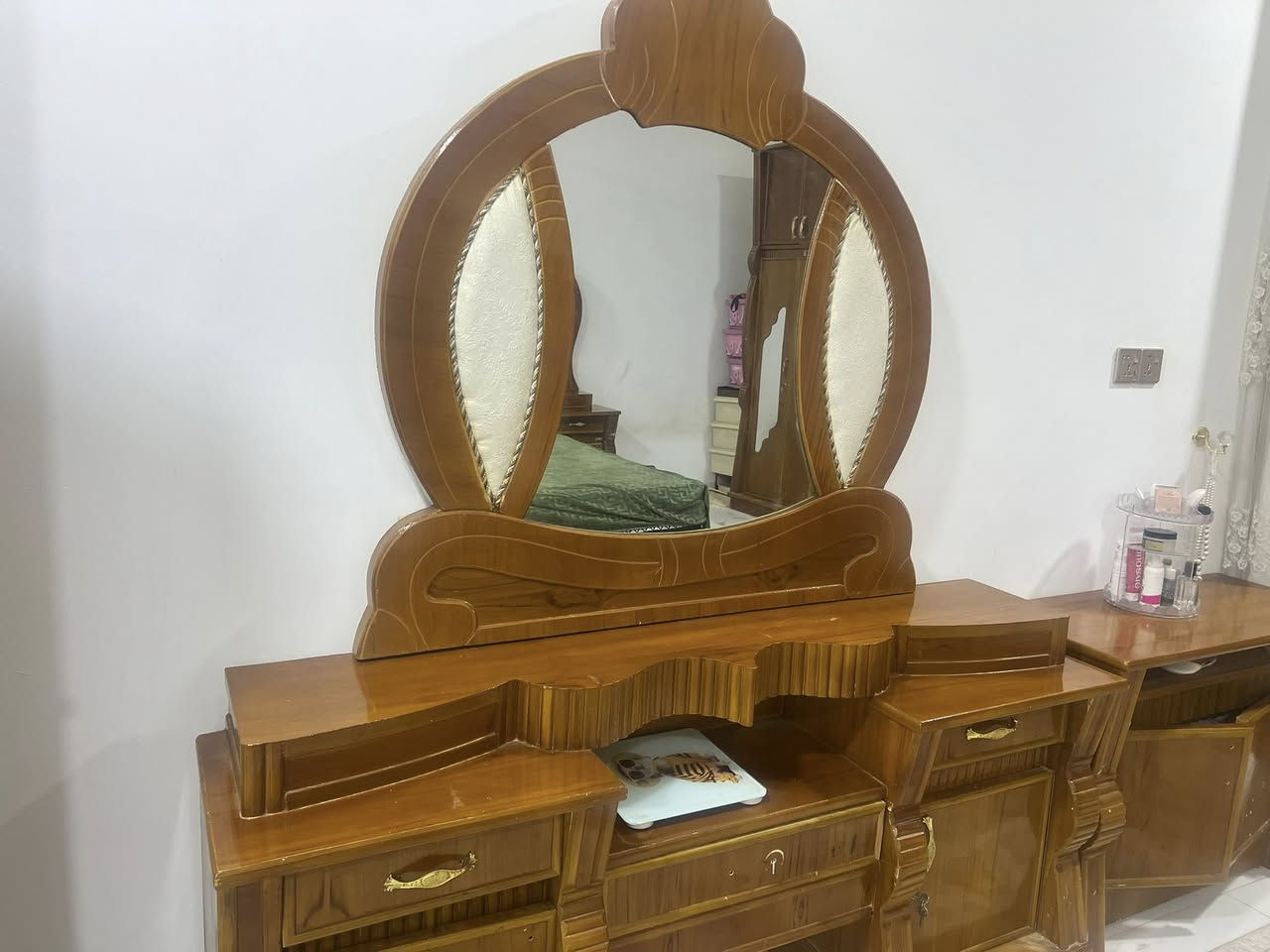 السلام عليكم
للبيع استخدام قليل نضيفه 
للستفسار الاتصال برقم ‭0772 276 2934‬
