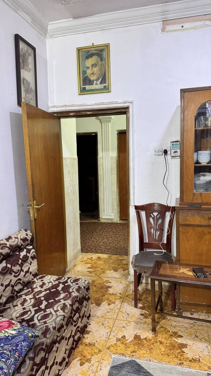 السلام عليكم بيت للبيع في منطقة الجبيلة الشارع المقابيل مستشفى الشفاء مساحة البيت ٢٥٠ متر بناء ٢٠١٠ يحتوي البيت على كراج وحديقة  والطابق الاول غرفتين وهول ودوانية وصحيات ومطبخ والطابق الثاني ثلاث غرف وصحيات السعر ٤٥٠مليون وقابل للتفاوض للاستفسار *********** عقارات الميزان
