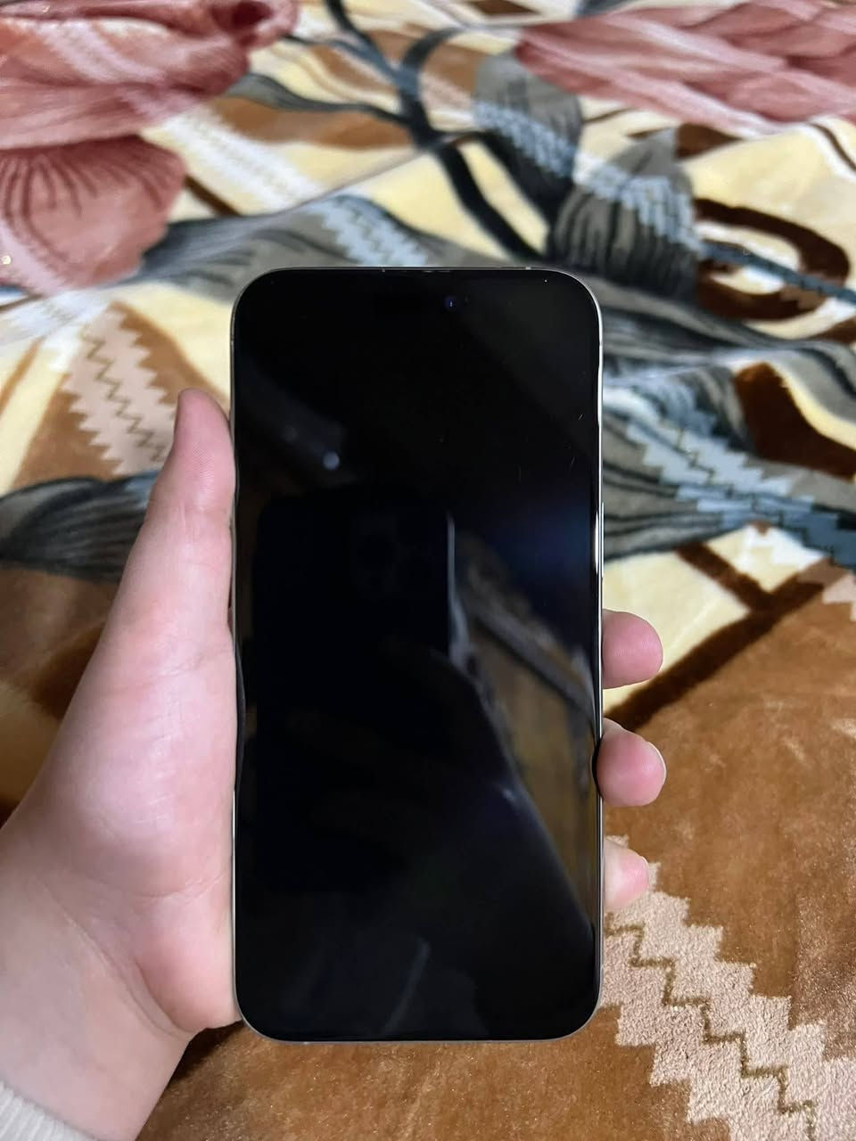 سلام عليكم ايفون 15 برو ماكس ذاكره 256 دبل شريحه 
لون تيتانيوم بعده جيد كلش بطاريه88 سعره مليون مكاني رميثه 
***********
