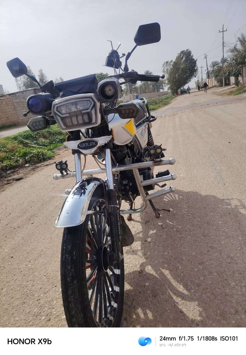 دراجه سيفان للبيع موديل 2025 نقصه اليشاره اليسرا الخلفيه والبقيه كفاله عامه من التاير للتاير مكاني ديالى الخالص سعر خاص او اتصل وتدلل *********** الموشراي لاتتصل ولا تراسل
