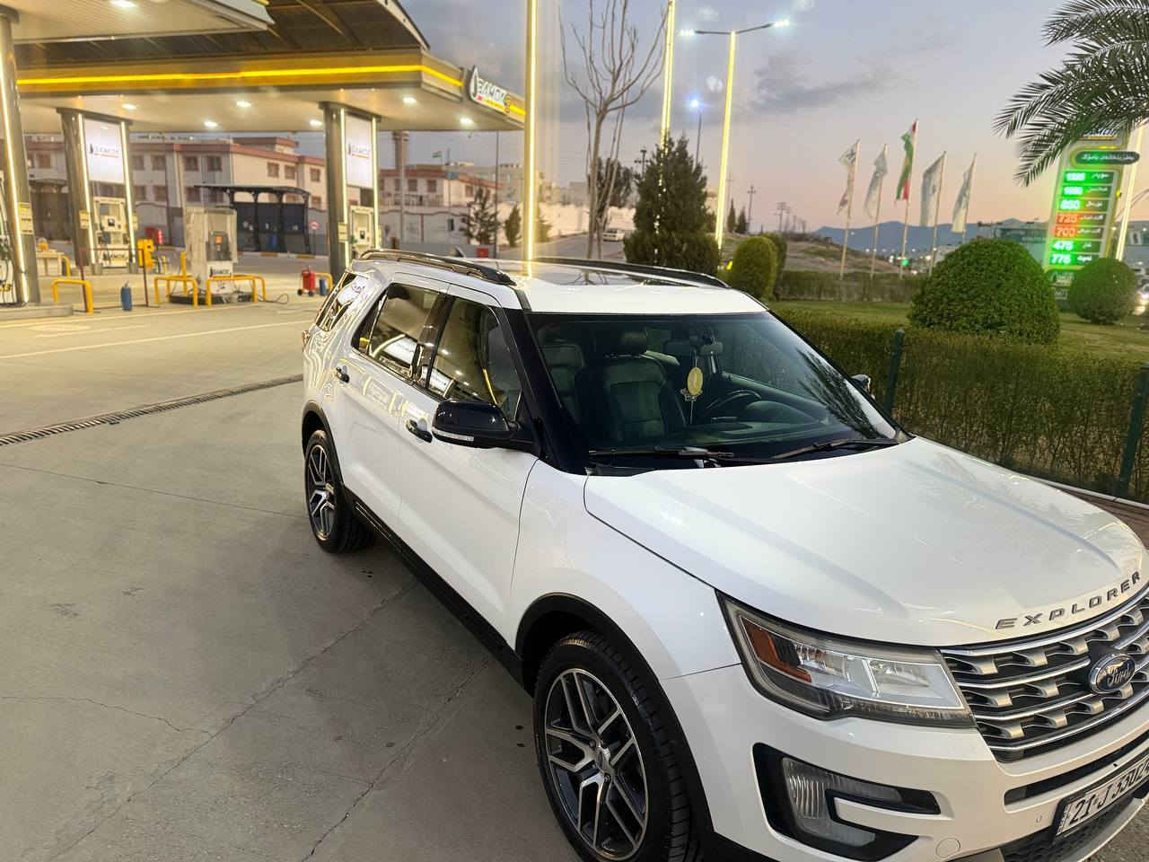 Ford explore 2017
ئۆتۆمبێل: فۆرد ئێکسپلۆر (استراد خاص)
مۆدیل:2017
جۆر:V6 twin turbo 
مواسەفات: فوول فول
پانۆراما، 3ڕیز کوشن ، کوشن سارد و گەرم، کوشن کارەبای کامل،لایت لید و عەدەسە و زینۆن، 3شاشە و شاشە گەورە، حاسەی ئاوێنە و حاسەی پێش و دوا کامێرا، دەرگا بەسمە، شەغال، بەسمە، سندق شەفت، تحدید سرعە، سیستەمی دەنگی sony، زۆر مواسەفاتی تر
بێ دەعم و لێدراوی
گێڕ و مەکینە: بەشەرت
سەنەوی: بەناوی خۆمەوەیە و تا 2029 تازەیە
نرخ: 215 و معامەلە
***********
سلێمانی

فورد ايكسبلور استراد خاص 2017 فول فول مواصفات بانوراما ٧ مقعد و كشنات خزن كشنات تدفئة و تبريد كشنات كامل كهربائي و 3شاشات و شاشة كبير و هوائي مواصفات أخرى 
بدون ضرب و تعديل 
كير و محرك بشرط على وضع شركة
سنوي باسمي جديد حتى 2029
سعر 215 و بيها مجال
*********** 
سلێمانی
