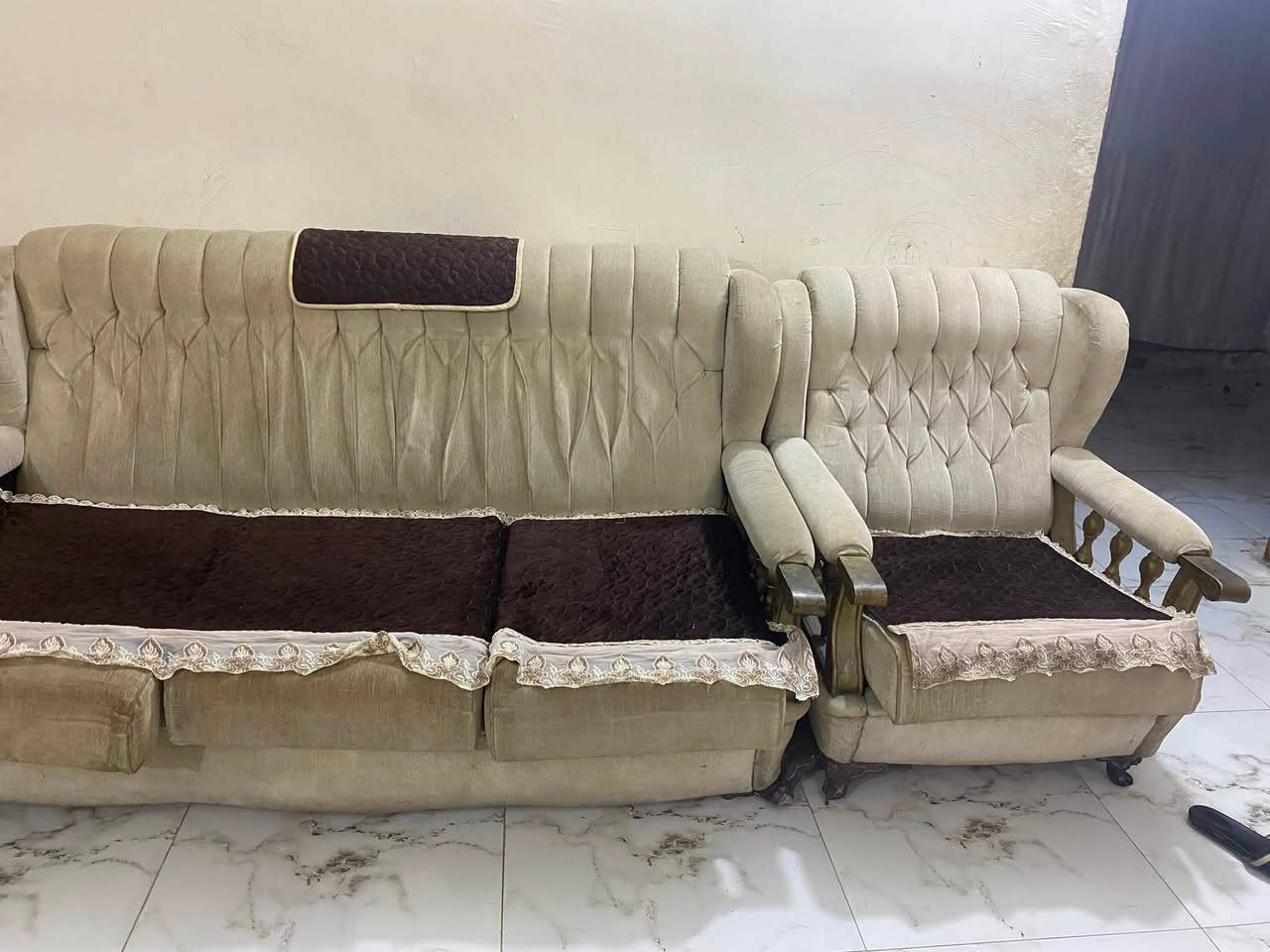 � للبيع – تخم قنفات (10 مقاعد)

🛋️ تخم قنفات نظيف بحالة جيدة، عدد المقاعد 10.

✅ يحتاج فقط رجلين (2).
✅ يحتاج غسيل ويرجع شكله ممتاز.
💰 السعر: 200 ويوجد مجال بسيط بالسعر للجادين.

📍المعاينة متوفرة.
📩 للتواصل على الخاص


**إذا كنت صاحب هذا الإعلان وتريد حذفه لأي سبب، رجاءا أرسل رسالة إلى الدعم الفني**