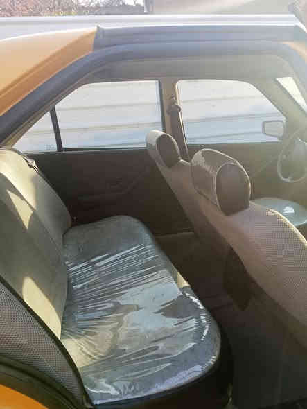 السلام عليكم من رخصه الادمن 
بيجو بارس للبيع موديل 2015
السياره كامله ومابيها قطره صبغ فقط تبديل بنيد وجاملغ امامي
دواخل السياره نضيفها 
وكل غراض السياره جديده 
المكان بغداد الاعظمية 
للااستفسار على الرقم ***********
متواجد واتساب
السعر 50 ورقه وبيها مجال
