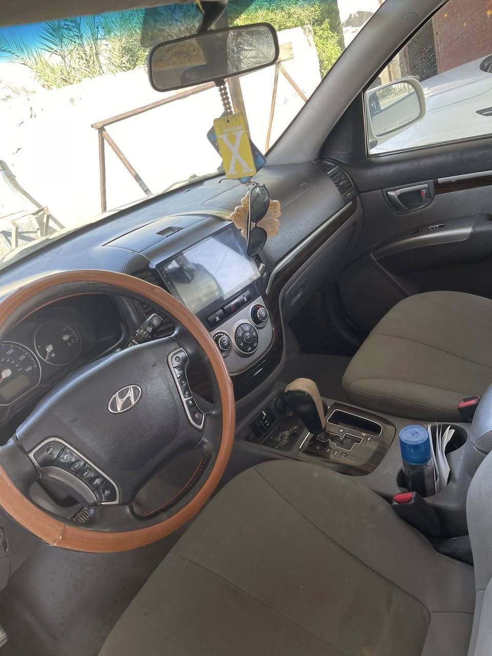 سنتافي 2010 امريكي
محزمه 4 سلندر دوش شرط مكينه وكير سعر 96 وبيها مجال رقم بغداد باسمي
مكان سياره ديالى 
***********
