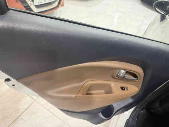 السلام عليكم 
كيا ريو
موديل 2014 
خليجي مكفوله بيها بارد مكان بسيط
السعر 105 بيها مجال 
*********** زيد الجبوري
