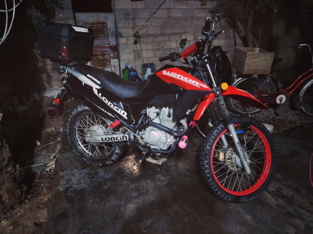 سلام عليكم دراجه لونسون قفاز موديل ٢٣مكينه ١٥٠ اقتصاديه عليها ادامه كامله
مابيها اي نقص
سعر الدراجه 1850 وبيها مجال الخاص مفتوح او واتساب *********** مكاني ديالئ
