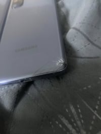 سامسونج S20 • ذاكرة ١٢٨ • شاشة مكسورة