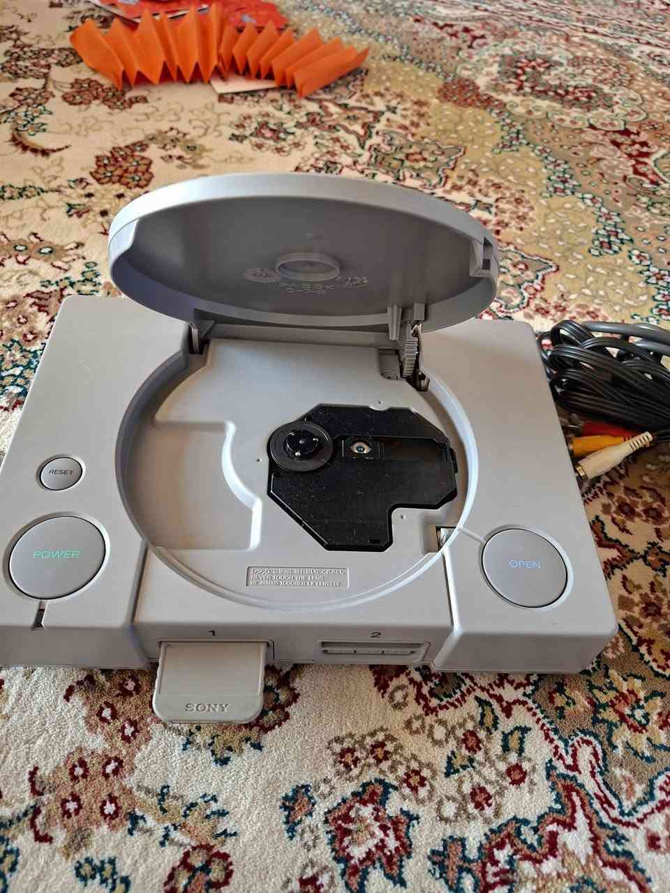 Cd يشتغل أصلي وكوبي ، مع مجموعة PS1
٦٠ ألف


**إذا كنت صاحب هذا الإعلان وتريد حذفه لأي سبب، رجاءا أرسل رسالة إلى الدعم الفني**