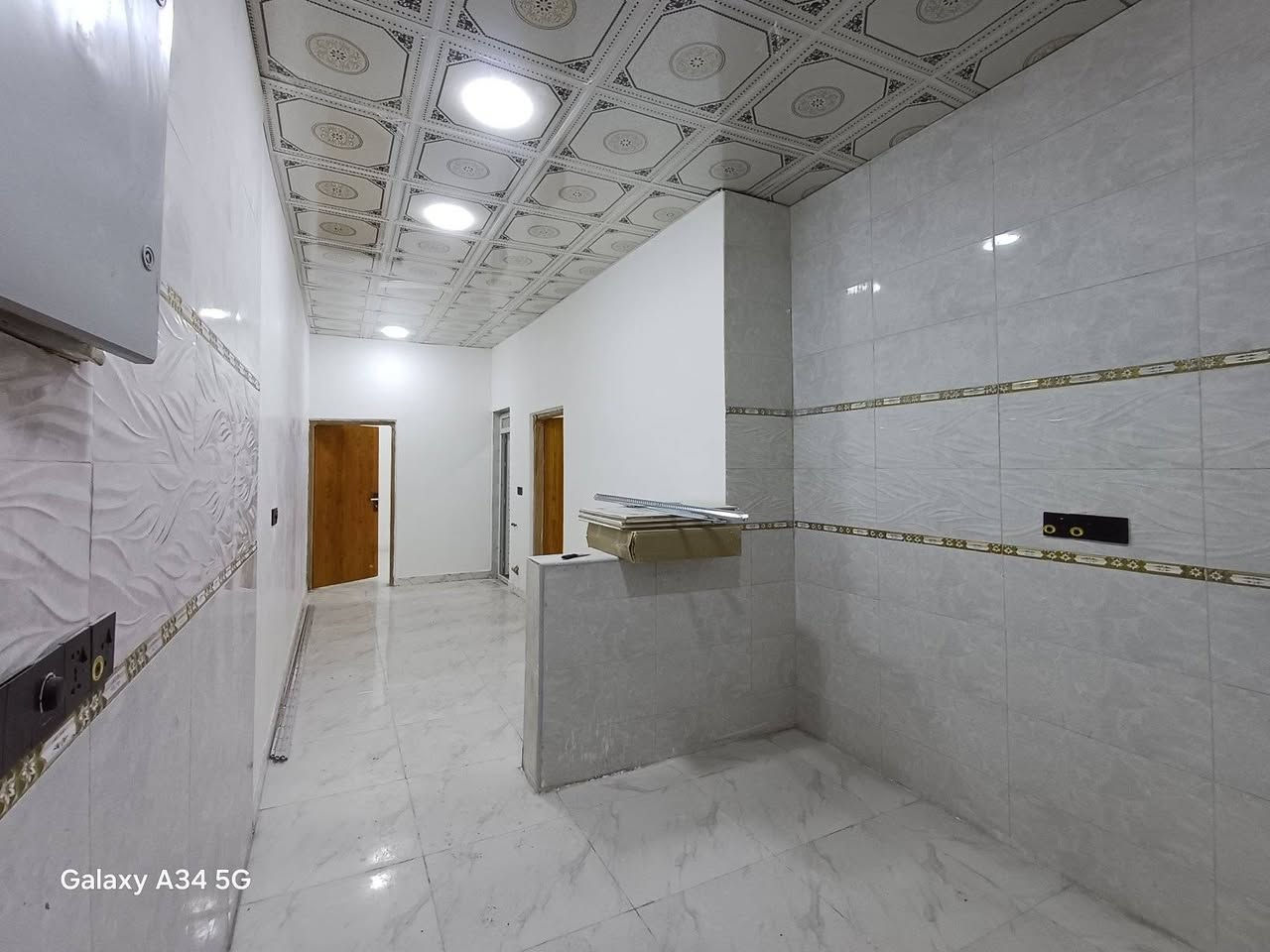 بيت   100 م للبيع

في الجزيرة   _ باب الهوى _ الجزيرة الرابعة قرب خطوة سلمان المحمدي

التفاصيل : 2 غرفة ومطبخ + استقبال وصالة وصحيات السقف سندويج البناء حديث
السعر = 35 مليون

مكتب التساهل : اليوبه مقابل جامع الهادي :
***********
