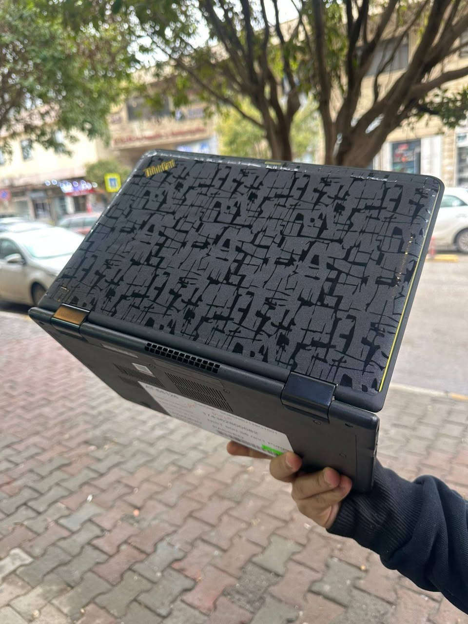 متوفر لابتوب لينيفوو جملة و مفرد
سعر مفرد 130 الف 
 Lenovo thing pad 11
Cori3-6
Ram-8Gb
Hard-128ssd
مع الحقيبه وماوس وماوس باد
توصيل كل عراق 
عنوان - ارييل شارع صولطان مظفر 
واتس اب ***********
